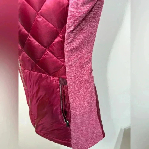 Lululemon Down For A Run Vest Berry Rumble
Pink Size 2 - Picture 7 of 7